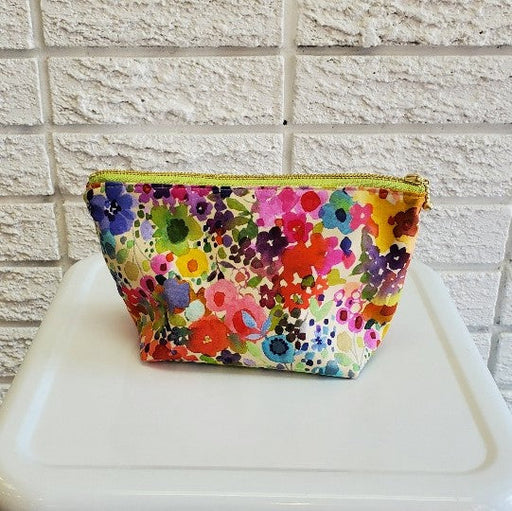 SEWING SCHOOL AT FABRIC SPARK - #3 Zipper Pouch - Saturday October 5 1:00 - 4:00PM