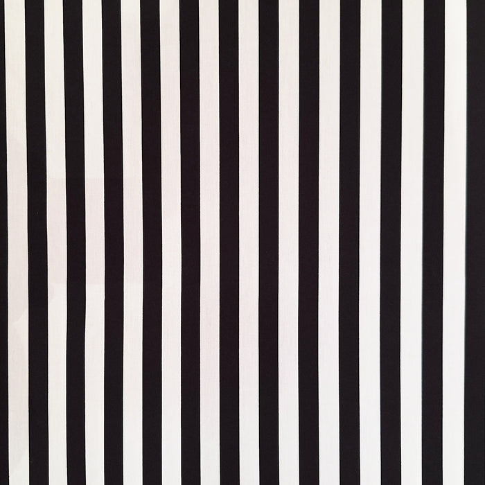 Black and white vertical striped pattern