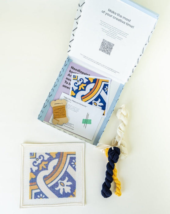 Unwind Studios - Portuguese Tiles Needlepoint Kit : Cedofeita