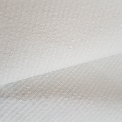 Cotton seer sucker in white