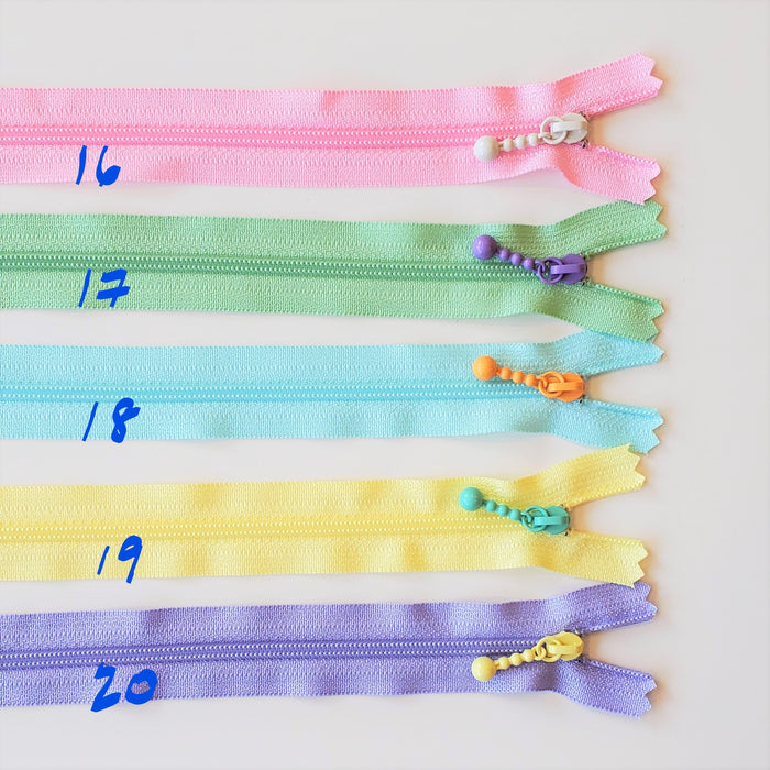Colourful zippers 20cm - 30 colours to choose from